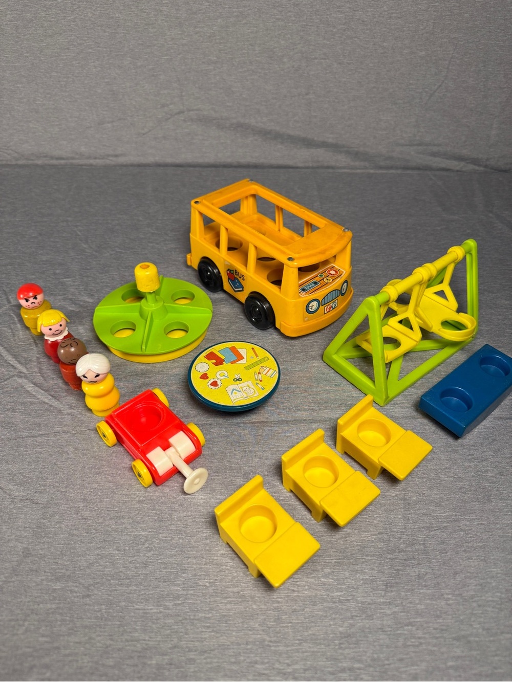 VTG Fisher-Price Yellow School Bus Play-set with School House accessories